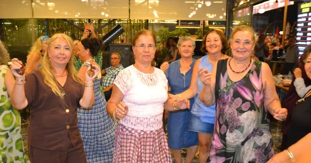 Ayvalık Küçükköy THM derneğinden yoğun konserler öncesinde moral gecesi Ayvalık Küçükköy Türk Halk Müziği Derneği üyeleri tek yürek oldu Balıkesir Haberleri Habertürk Yerel Haberler