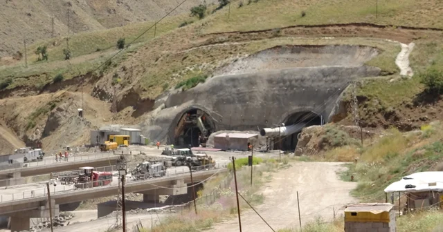 Yüksekova da 4 bin 566 metrelik T2 tüneli hızla tamamlanıyor Hakkari Haberleri Habertürk Yerel Haberler