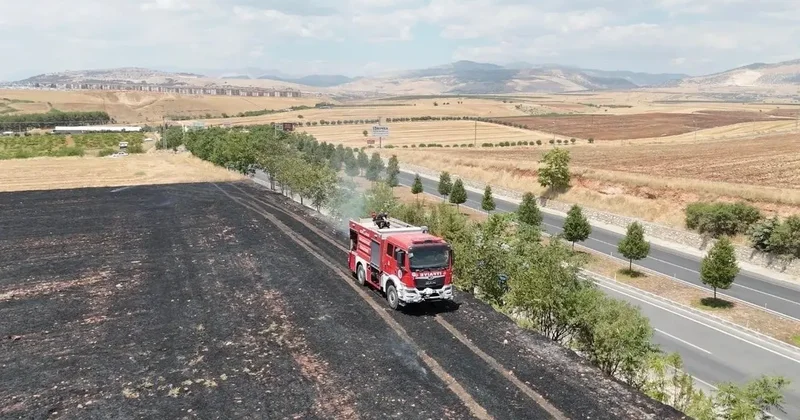 Anız yangını ağaçlık alana sıçramadan söndürüldü