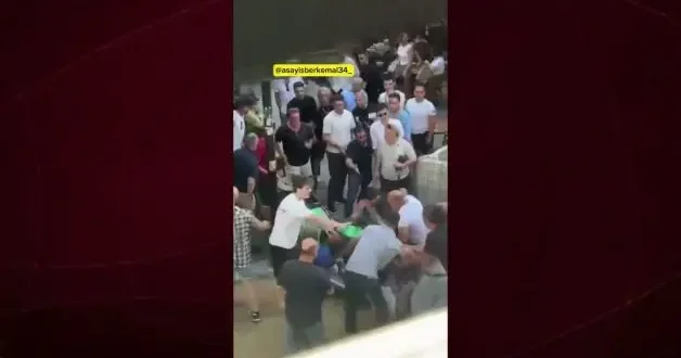 Kadıköy’de kuryeye meydan dayağı: Sokak ortasında tekme yumruk saldırdılar!