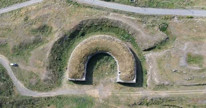 200 yıl önce Kars ta inşa edildi... Bir dönem kadın hapishanesi olarak kullanıldı! Havadan görüntülendi