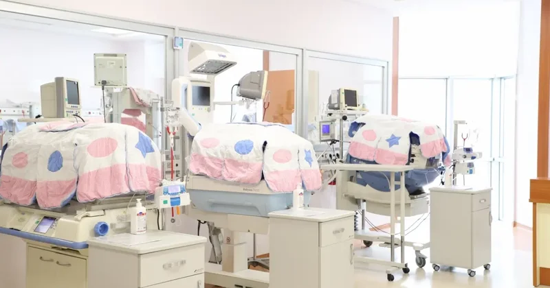 Yenidoğan ünitesinde yangın çıktı: 15 bebek öldü