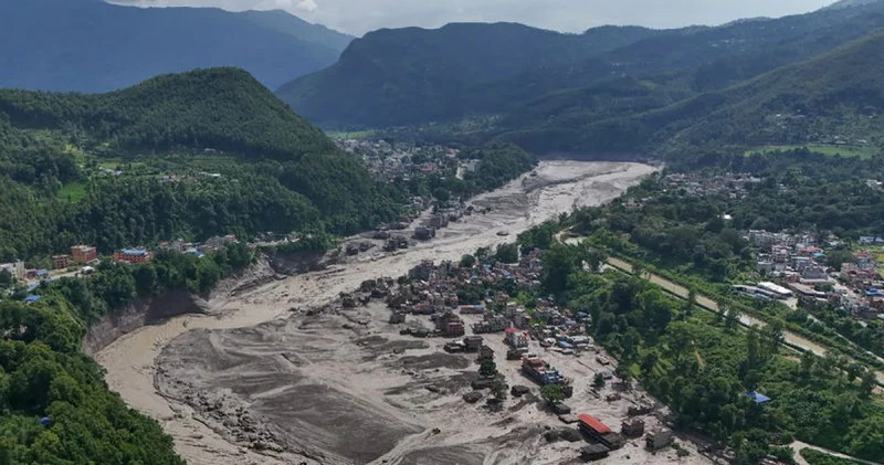 Nepal de sel: Yüzlerce turist kayboldu Dış Haberler