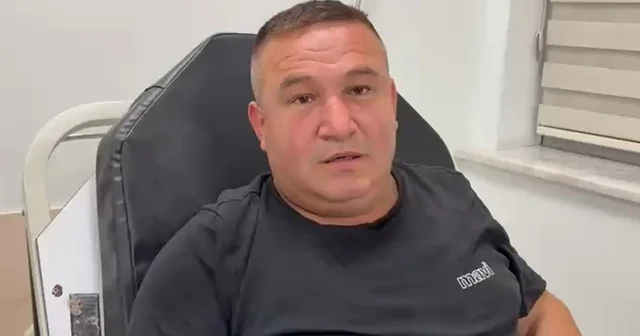 Asit sızdıran kamyonda tedavi altına alınan 2 kişi olay anını anlattı Önce kamyona yol göstermiş, sonra bayılan genci hastaneye yetiştirmiş Sakarya Haberleri Habertürk Yerel Haberler