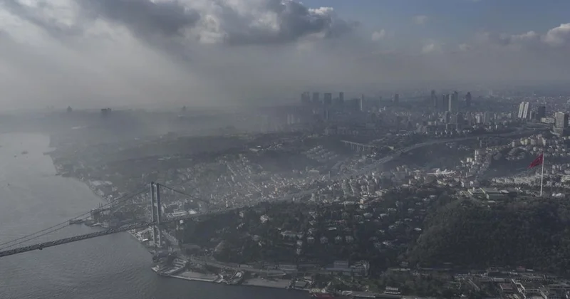 İstanbul’da cuma sürprizi! Sıcaklık sert düşecek, sağanak başlayacak