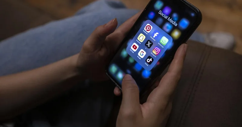 Facebook ve TikTok algoritmaları Kolombiya da çocukların silahlı gruplara katılımını öne çıkardı