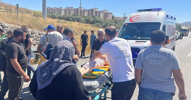 Nevşehir de traktör ve çekici çarpıştı: 4 ü çocuk 6 yaralı Sözcü Gazetesi