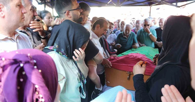 Özel hastanede ihmal iddiası! Anne ile bebeği yan yana toprağa verildi