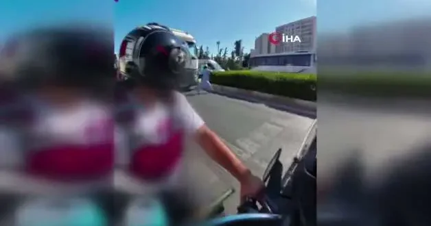 Tırın önünden geçmeye çalışan kadın ölümden son anda kurtuldu
