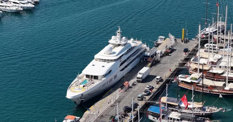 Suudi milyarder Fethiye de milyonlar akıttı: Mega yatına 100 ton akaryakıt aldı!