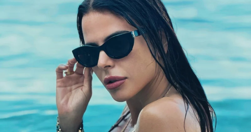Simge Sağın dan tatil pozları