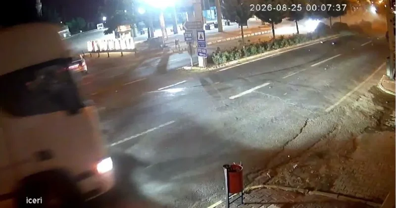 Kontrolden çıkan otomobil karşı şeride geçti, tır şoförünün dikkati faciayı önledi