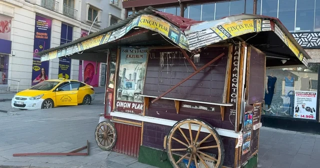 Tarihi büfe otobüs çarpmasıyla hasar gördü Erzurum Haberleri Habertürk Yerel Haberler