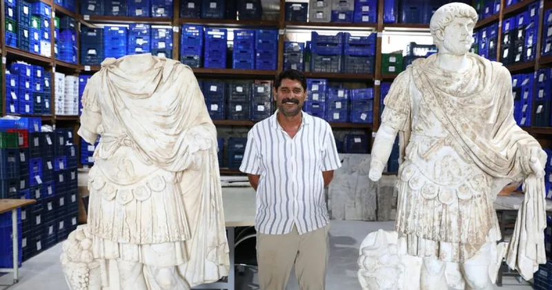 Hadrianus heykeli yeniden ayağa kaldırıldı