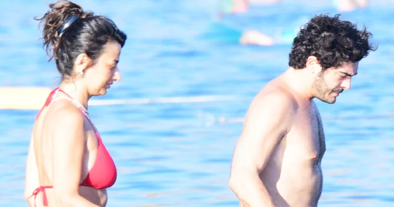 Burak Deniz, gizemli arkadaşıyla tatilde