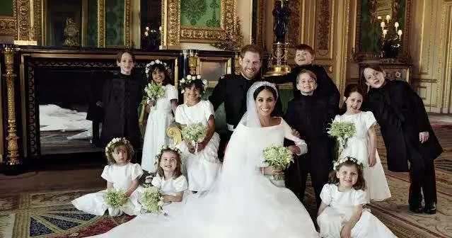 Lüks yaşamdan vazgeçmediler: Maddi sıkıntıyla baş edemeyen Prens Harry baba ocağına dönüyor