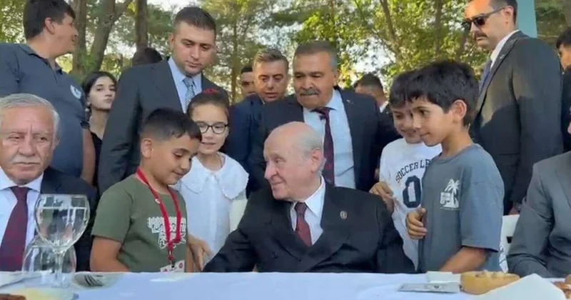 Bahçeli nin adını sorduğu çocukla diyaloğu dikkat çekti Sözcü Gazetesi