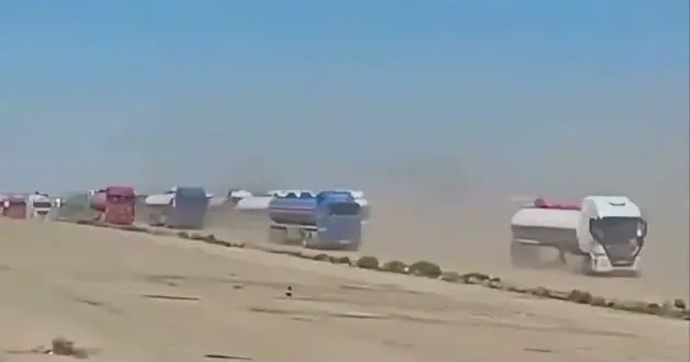 Suriye den Irak a dev benzin sevkiyatı başladı