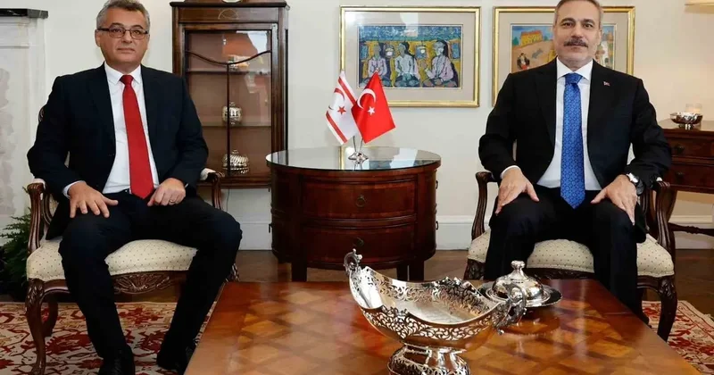 Bakan Fidan, KKTC Cumhurbaşkanı Erhürman ve Dışişleri Bakanı Ertuğruloğlu ile bir araya geldi