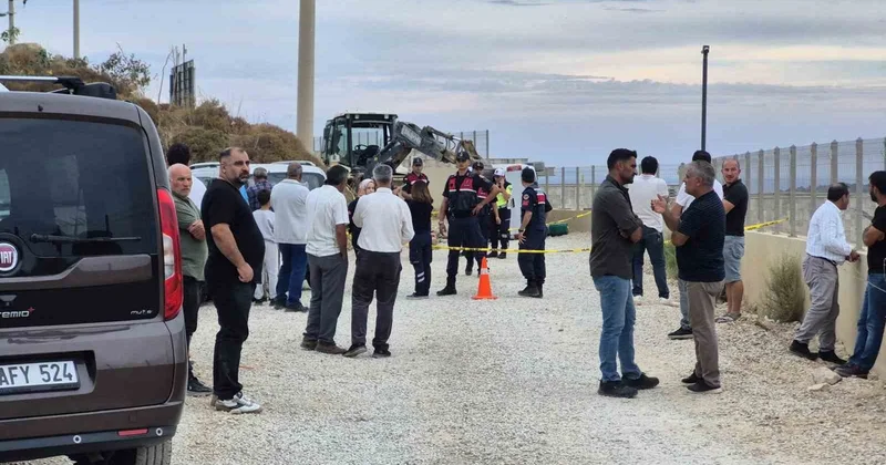 Kamyonet çukura girdi, sonrası felaket! Sürücü sadece 15 yaşındaydı