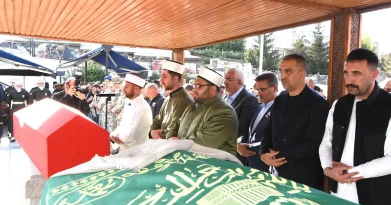 Erzurum da çifte acı: Genç akademisyen ve kahraman gazi son yolculuğuna uğurlandı