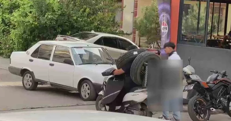 Kahramankazan da motosikletli kuryenin tehlikeli yolculuğu: Bir lastik boynunda, biri arkada