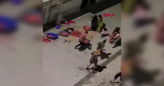 Şanlıurfa da sokak ortasında meydan muharebesi: Komşuların kavgası kanlı bitti