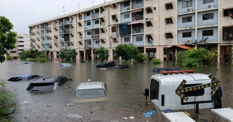 Tayland da sel felaketi: Başkentteki tüm yollar su altında Sözcü Gazetesi