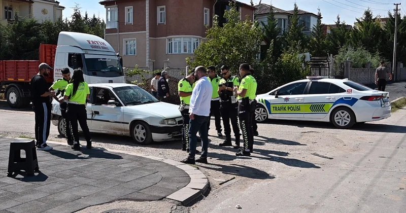 Kırıkkale de sürücü adayının aracına 14 yaşındaki çocuğun kullandığı otomobil çarptı: 4 yaralı