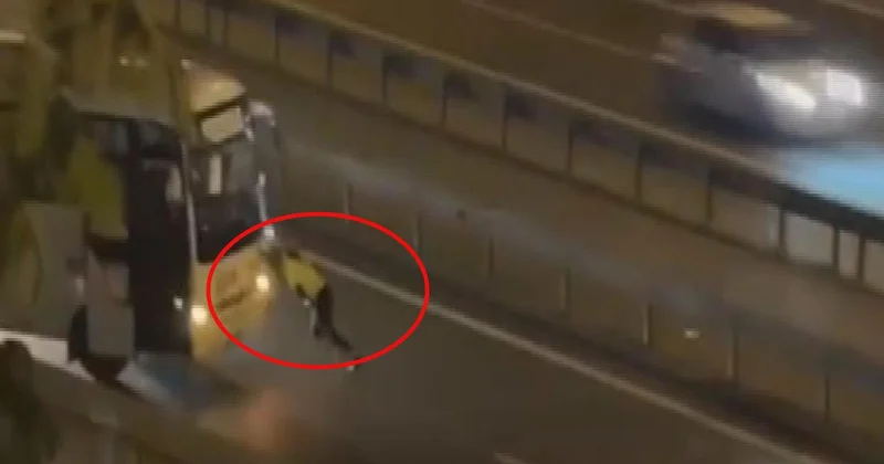 Sultangazi TEM de arızalanan midibüs, kadın trafik polisi ve sürücülerce itildi