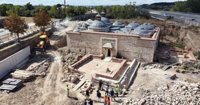 Osmanlı nın en süslü hamamlarından Gazi Mihal yeniden ayağa kaldırılıyor