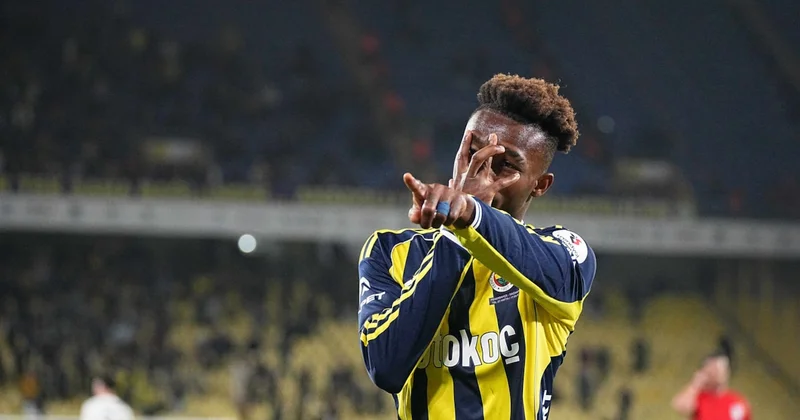 Süper Lig den 6 yıldızın oynadığı milli maça Fenerbahçeli isim damga vurdu Sözcü Gazetesi