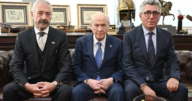 Bahçeli, Sarallar ve Şahinler aileleriyle MHP Genel Merkezi’nde bir araya geldi