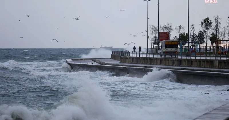Meteoroloji, Marmara Denizi nde cumartesi akşamı 6 8 kuvvetinde fırtına bekliyor
