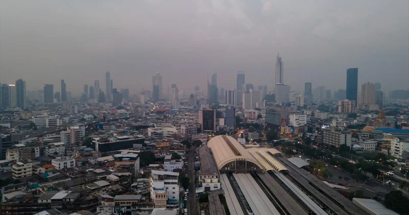 Tayland ın başkenti Bangkok taki 50 bölgenin tamamı afet bölgesi ilan edildi