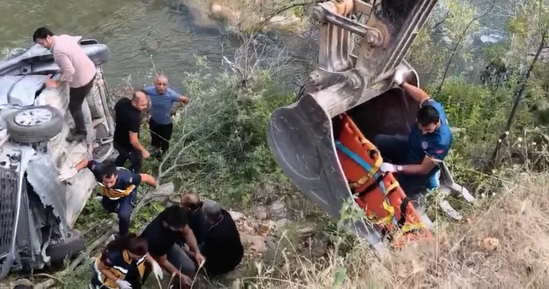 Tunceli Erzincan yolundaki kazada 2 kişinin durumu ağır