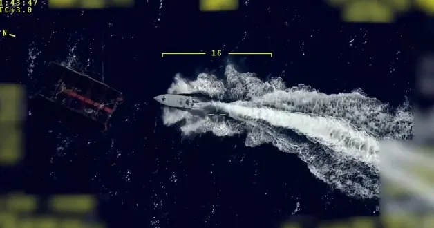 Mavi Vatan’da tarihi vuruş: PİRANA vurdu, deniz alev aldı!