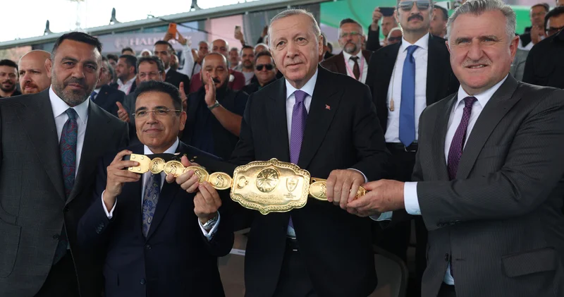 Cumhurbaşkanı Erdoğan Atatürk Havalimanı’ndaki final müsabakasını izledi