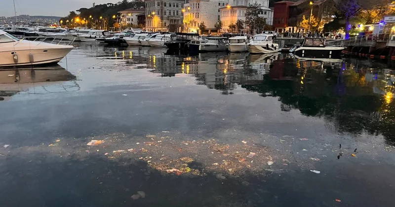 Sarıyer de çöpler kıyıya vurdu