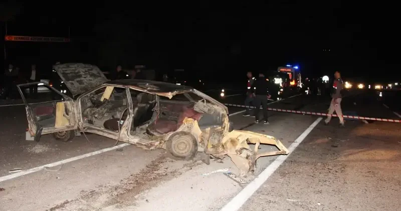 Yol ayrımında gelen facia: İki otomobilin çarpıştığı kazada can kaybı Çankırı Haberleri