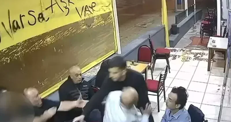 Çay ocağında otururken tabancayla vuruldu, o anlar kamerada