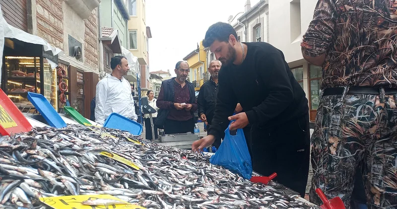 Kilosu 50 liraya düştü! Vatandaşlar hücum etti