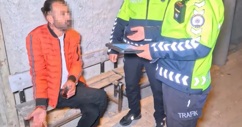 Kaza yapan alkollü sürücünün rahat tavırları pes dedirtti: Kahveye oturup çay içti
