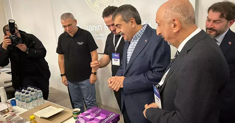 Bakan Tekin, ODTÜ de zeka ve yetenek atölyelerini ziyaret etti
