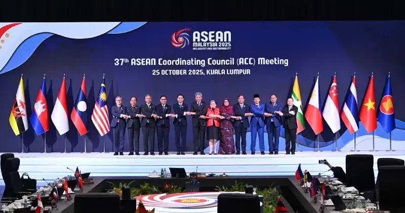 ASEAN Zirvesi Malezya nın ev sahipliğinde başladı