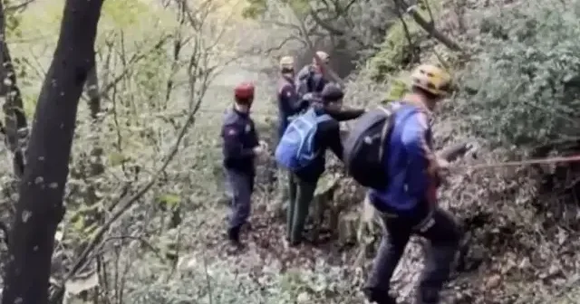 Uludağ eteklerinde mahsur kalan 4 maceracıya ekiplerden jet hızında müdahale VİDEO İZLE