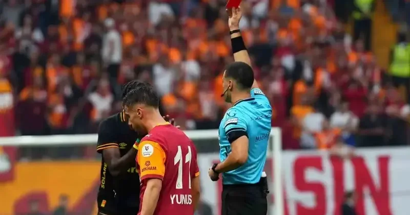 Göztepe den kırmızı kart tepkisi: Maç sonu paylaşımı ses getirdi Futbol Haberleri