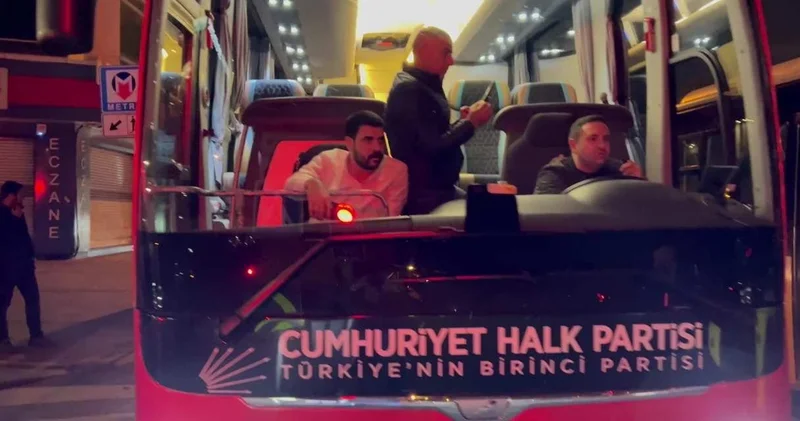 CHP nin parti aracının Çağlayan Adliyesi önüne geçmesine izin verilmedi