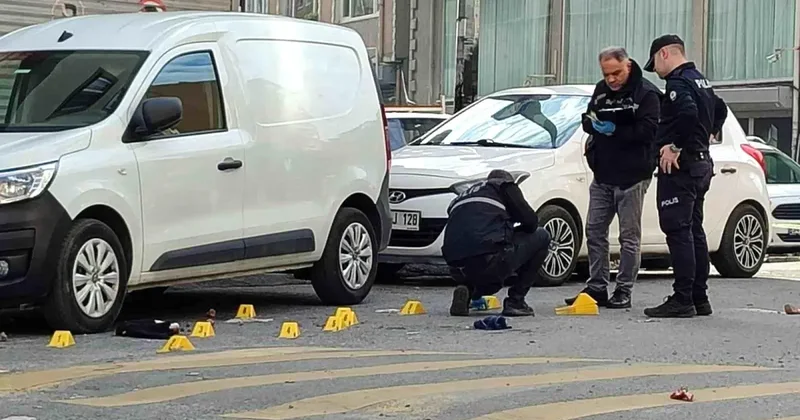 Kağıthane de sokak ortasında cinayet: 15 el ateş ederek kaçtı