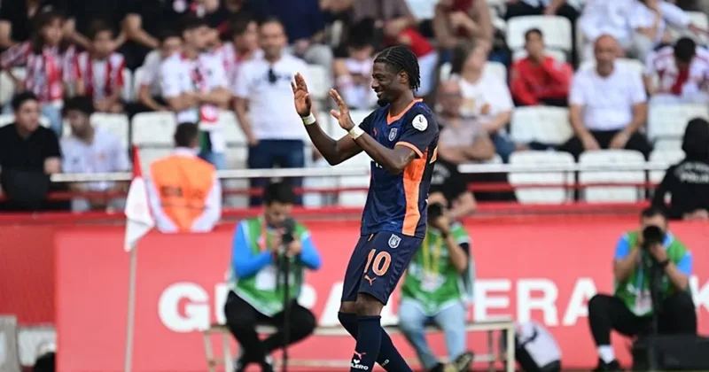 Trendyol Süper Lig: Başakşehir, Antalyaspor u rahat geçti!